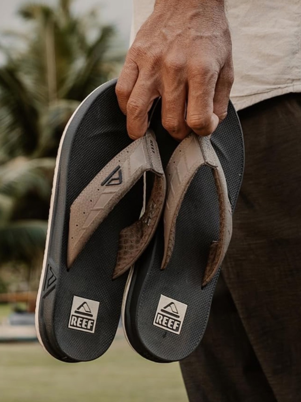 Reef NWT Phantoms Flip-Flops, 9